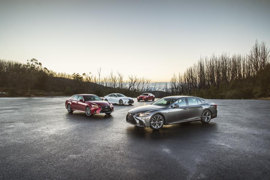  Lexus RC F 2019 года  (AU) (фото 11 из 20)